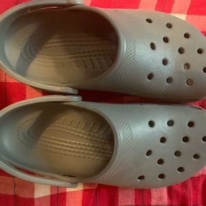 Men’s crocs size 9